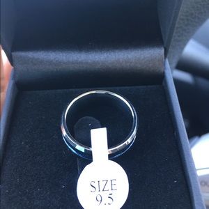 Brand new never worn tungsten Ring